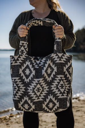 Travellin' Tote| Isla