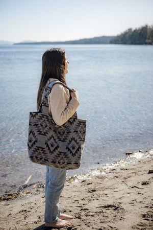 Travellin' Tote | Timber