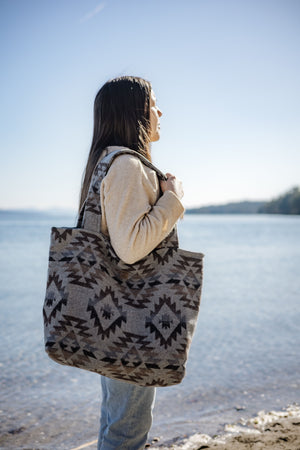 Travellin' Tote | Timber