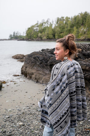 Reversible Shawl | ALPINE