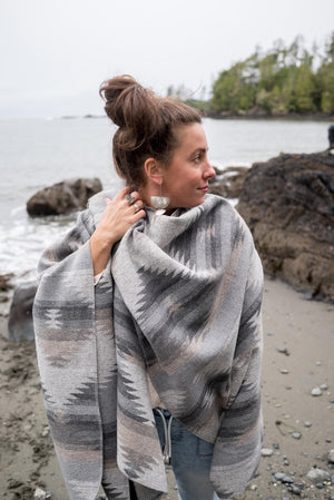 Reversible Shawl | FLOW